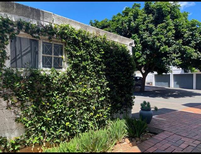 2 BEDROOM APARTMENT FOR SALE IN GLENWOOD